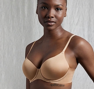 Model wearing b.tempt'd racerback bra